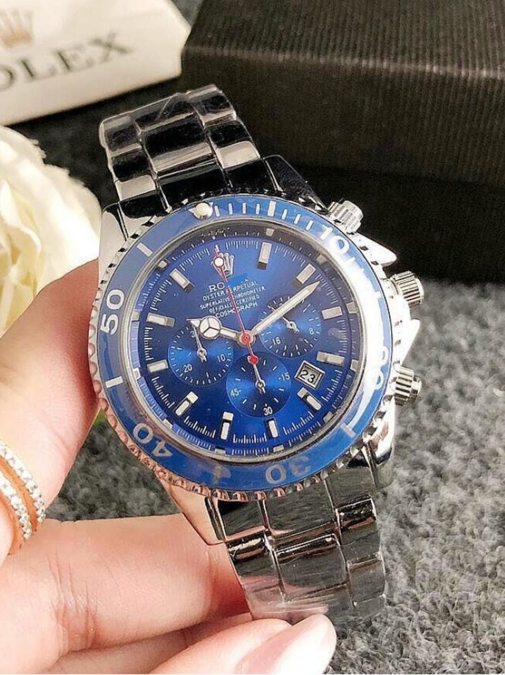 New men’s silver fashion watch